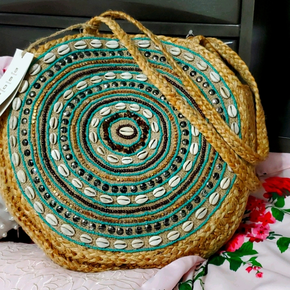 🌼 HANDMADE Beaded Circle Tote